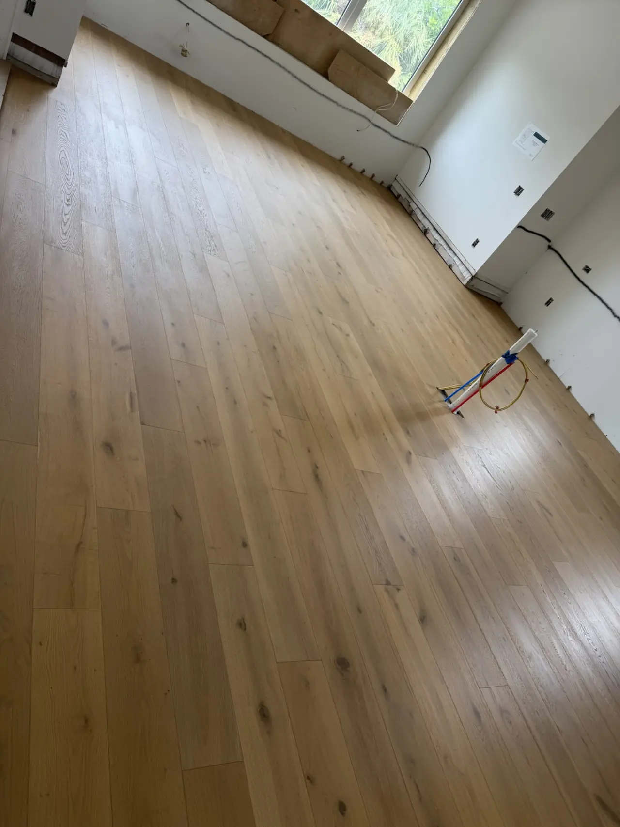Fort Myers Residence · Wide-plank white oak